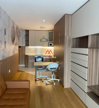 Pavla Papa | 4zida.rs