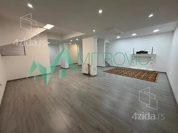 Lokal | 4zida