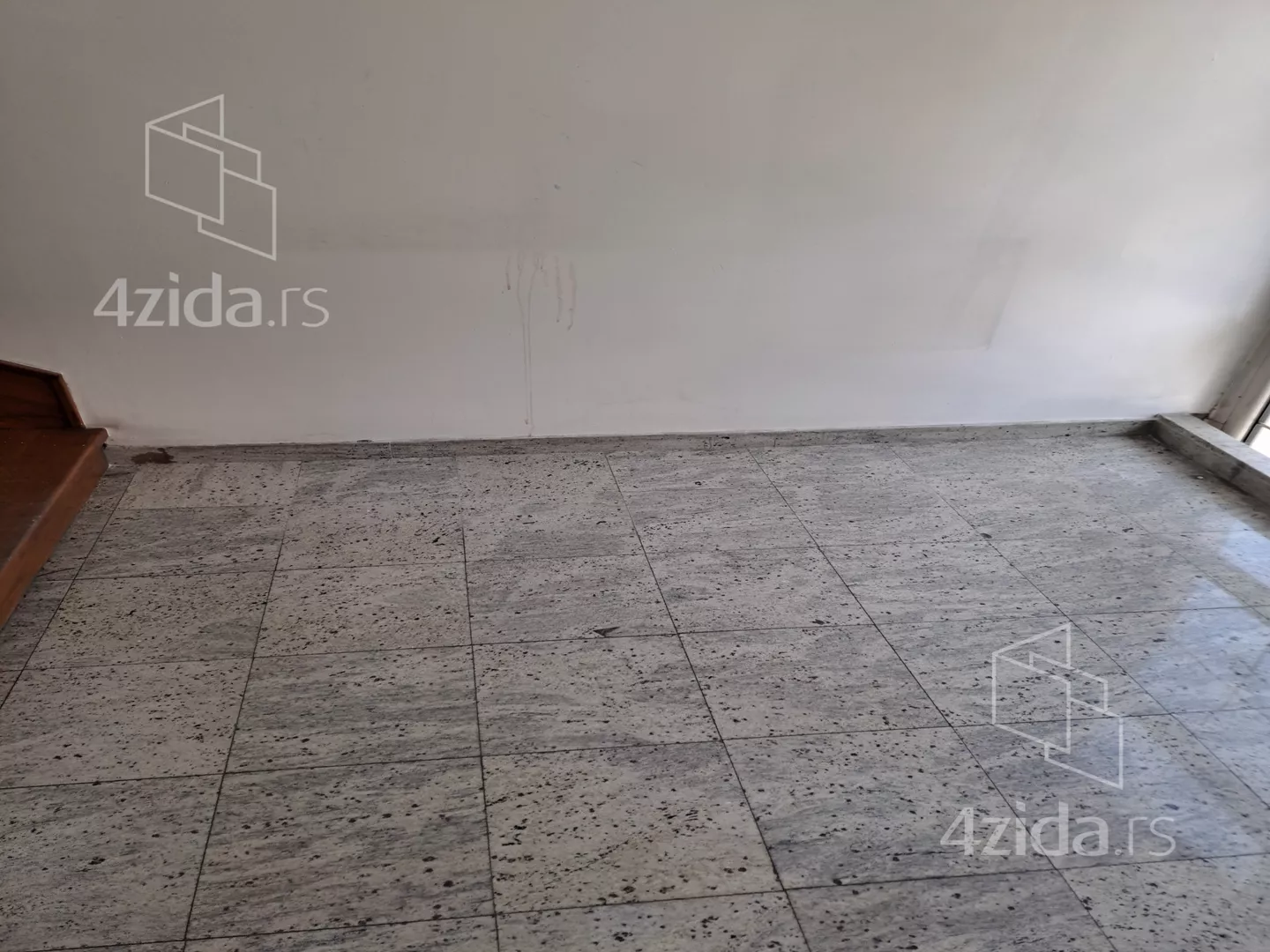 Poslovna zgrada | 4zida