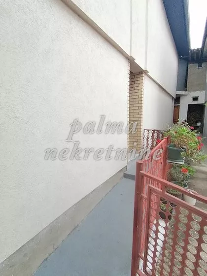 Male Pčelice | 4zida.rs