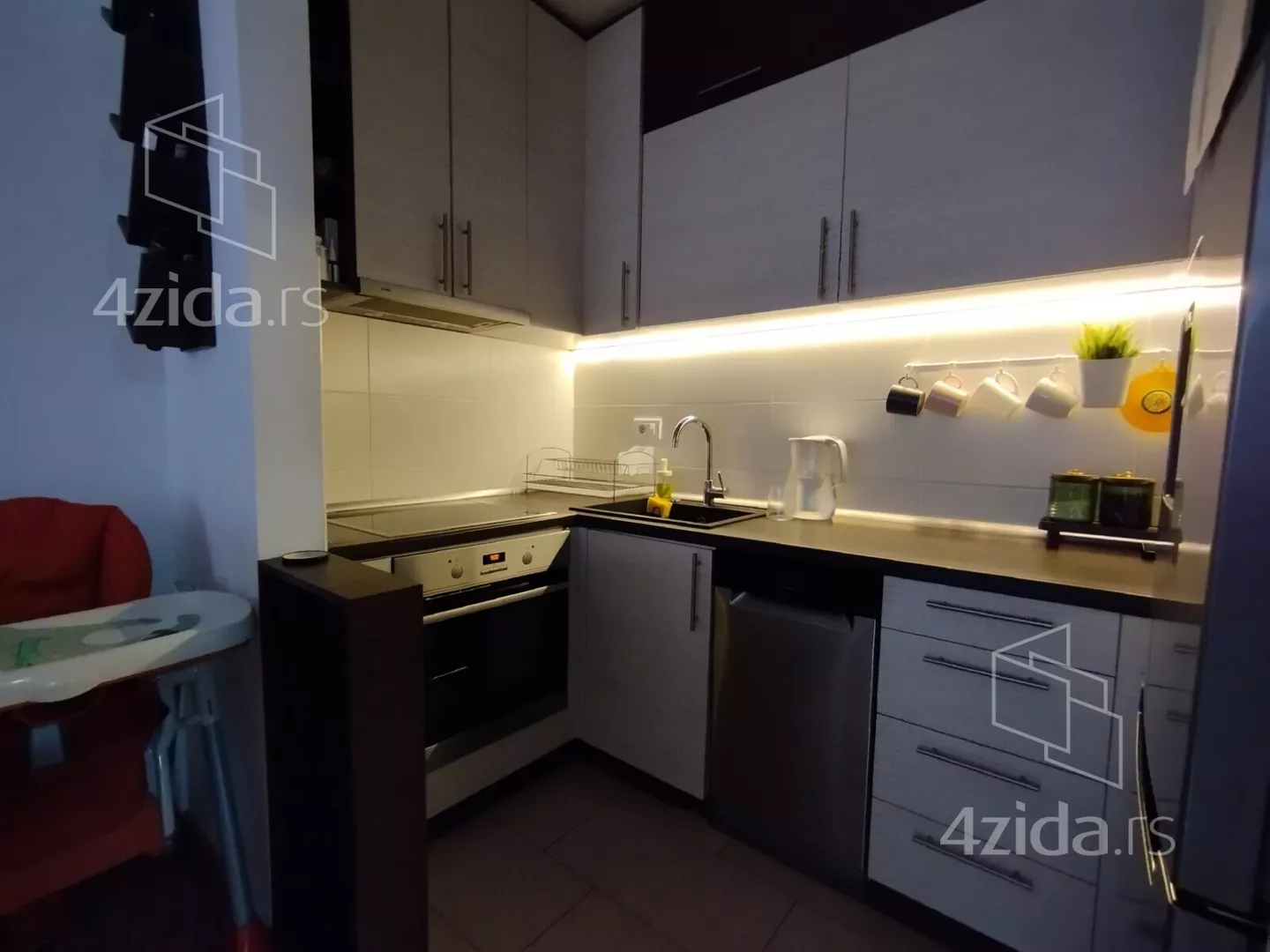 Dvoiposoban stan | 4zida