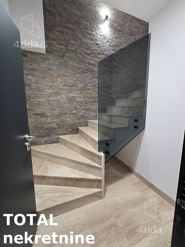 Šestosoban stan | 4zida