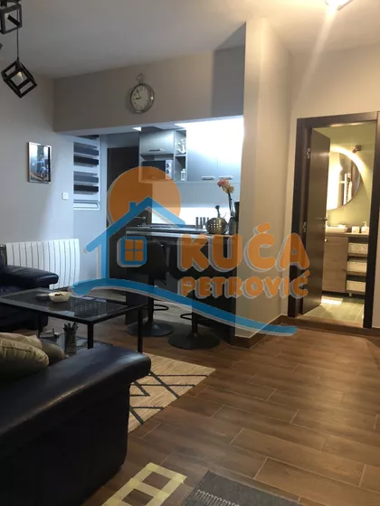 Hajduk Veljkova | 4zida.rs