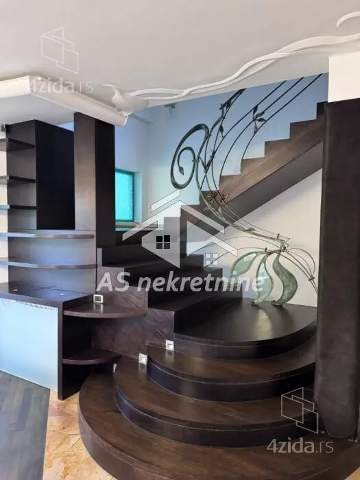 Četvoroiposoban stan | 4zida