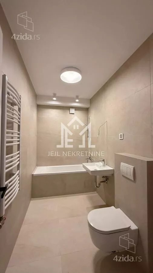 Petosoban stan | 4zida