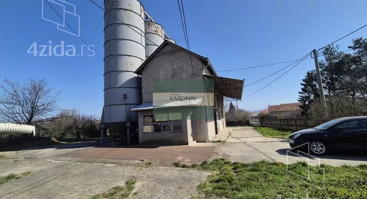 Poslovna zgrada | 4zida