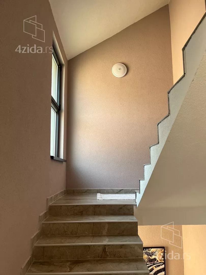 4-etažna kuća | 4zida