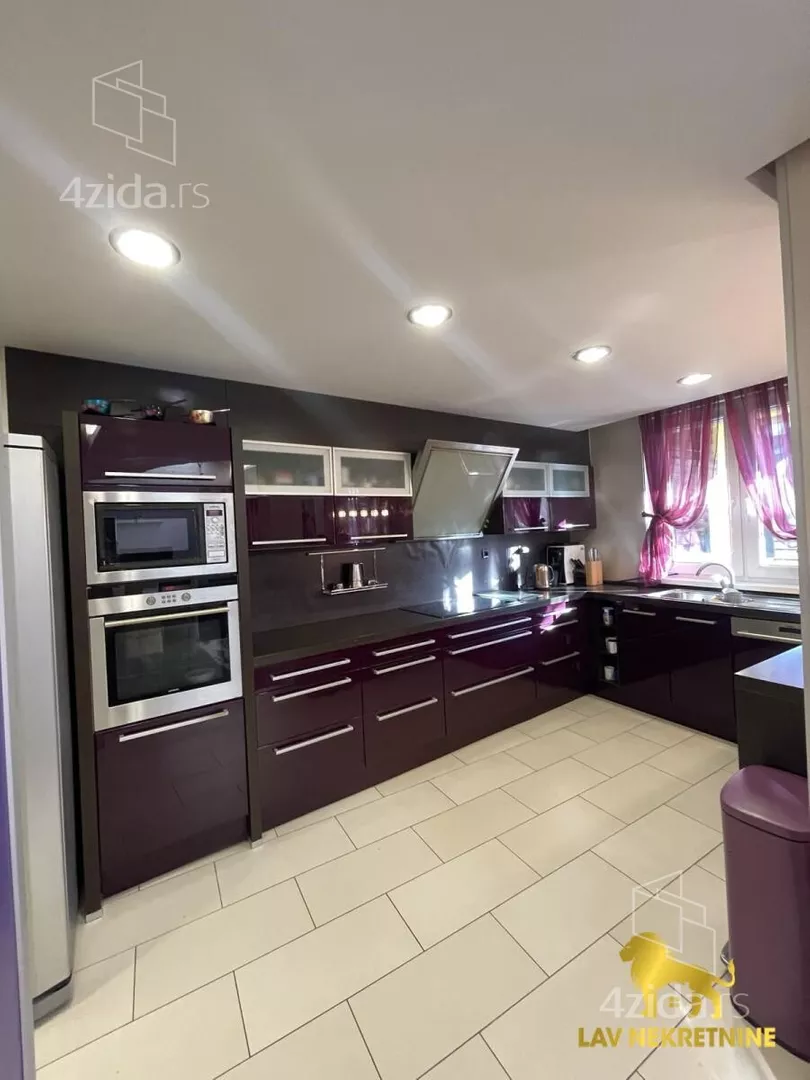 Šestosoban stan | 4zida