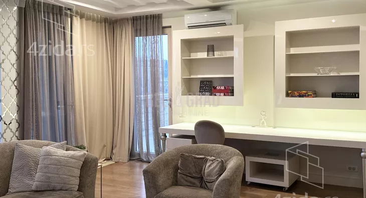 Četvoroiposoban stan | 4zida