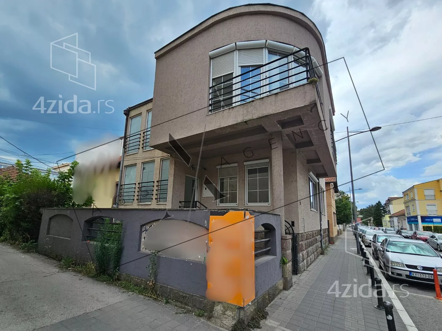Poslovna zgrada | 4zida