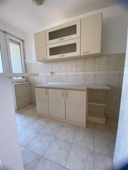 Bulevar Nemanjića, Romanijska | 4zida.rs