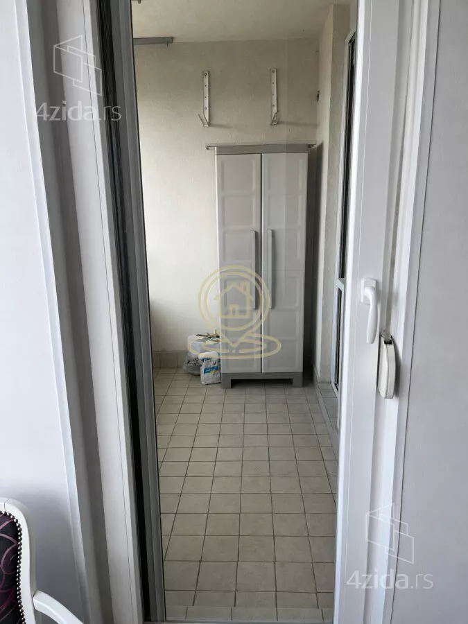 Četvoroiposoban stan | 4zida