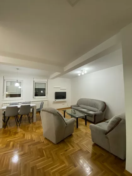 Dušana Krstića 19 | 4zida.rs