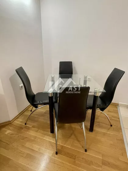 ZELEZNICKA | 4zida.rs