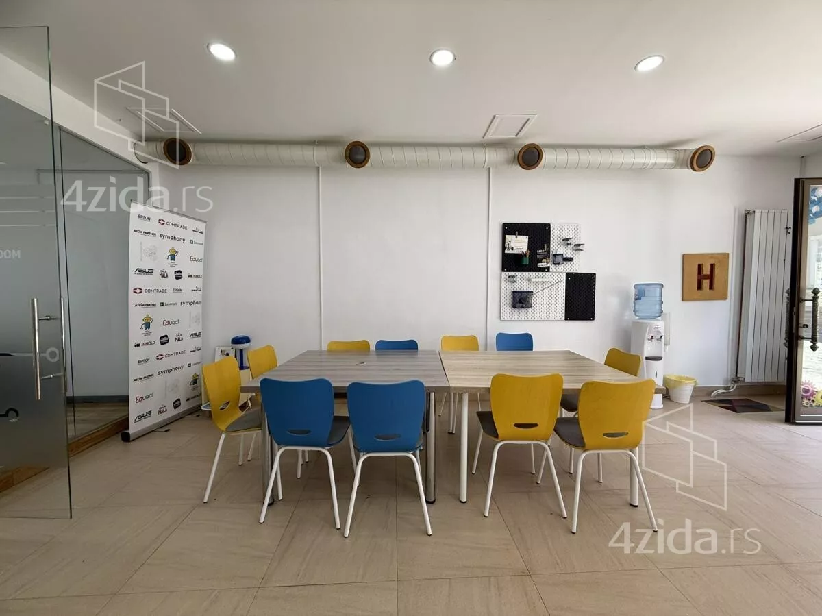 Lokal | 4zida