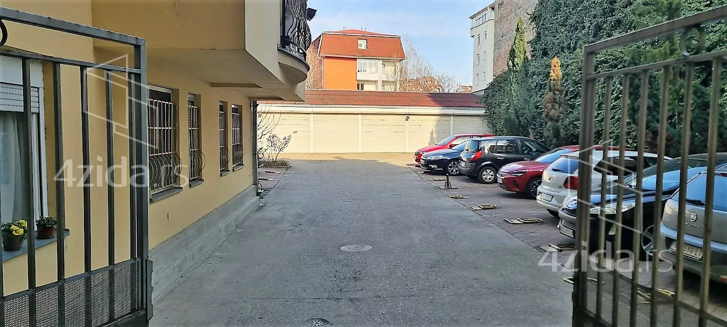 Garaža | 4zida