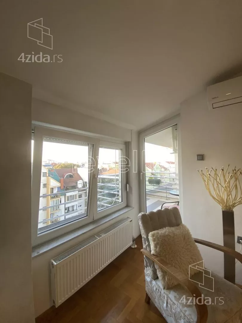 Šestosoban stan | 4zida