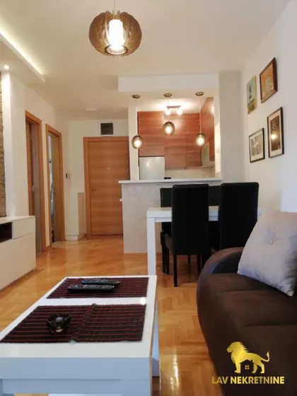 HILANDARSKA | 4zida.rs