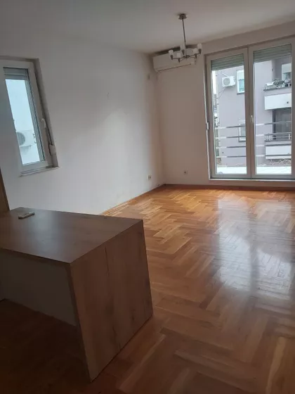 Miklošićeva | 4zida.rs