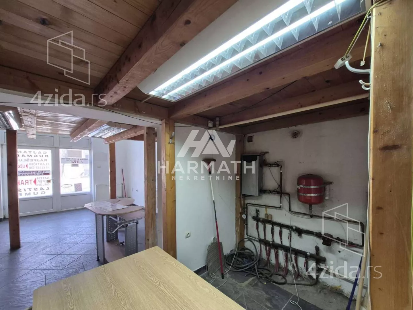 Poslovni prostor | 4zida