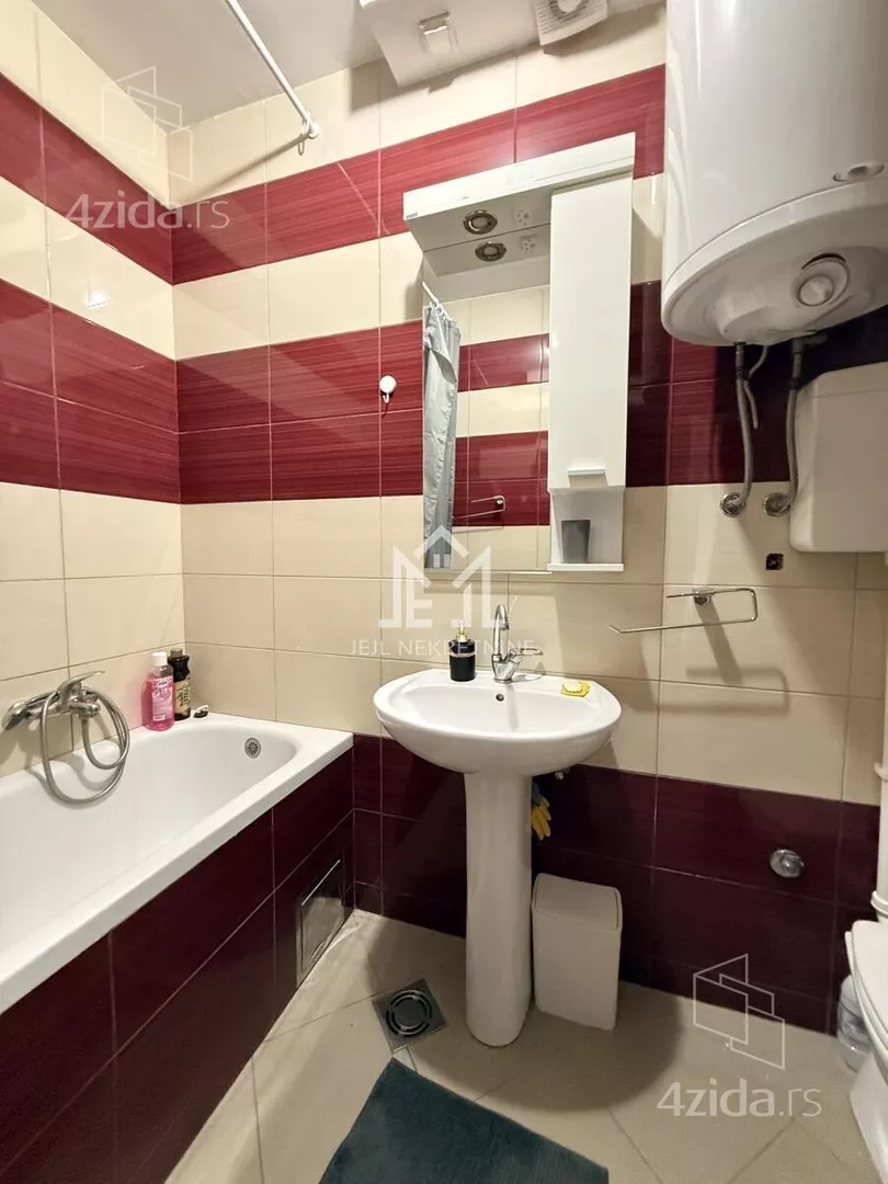 Petosoban stan | 4zida