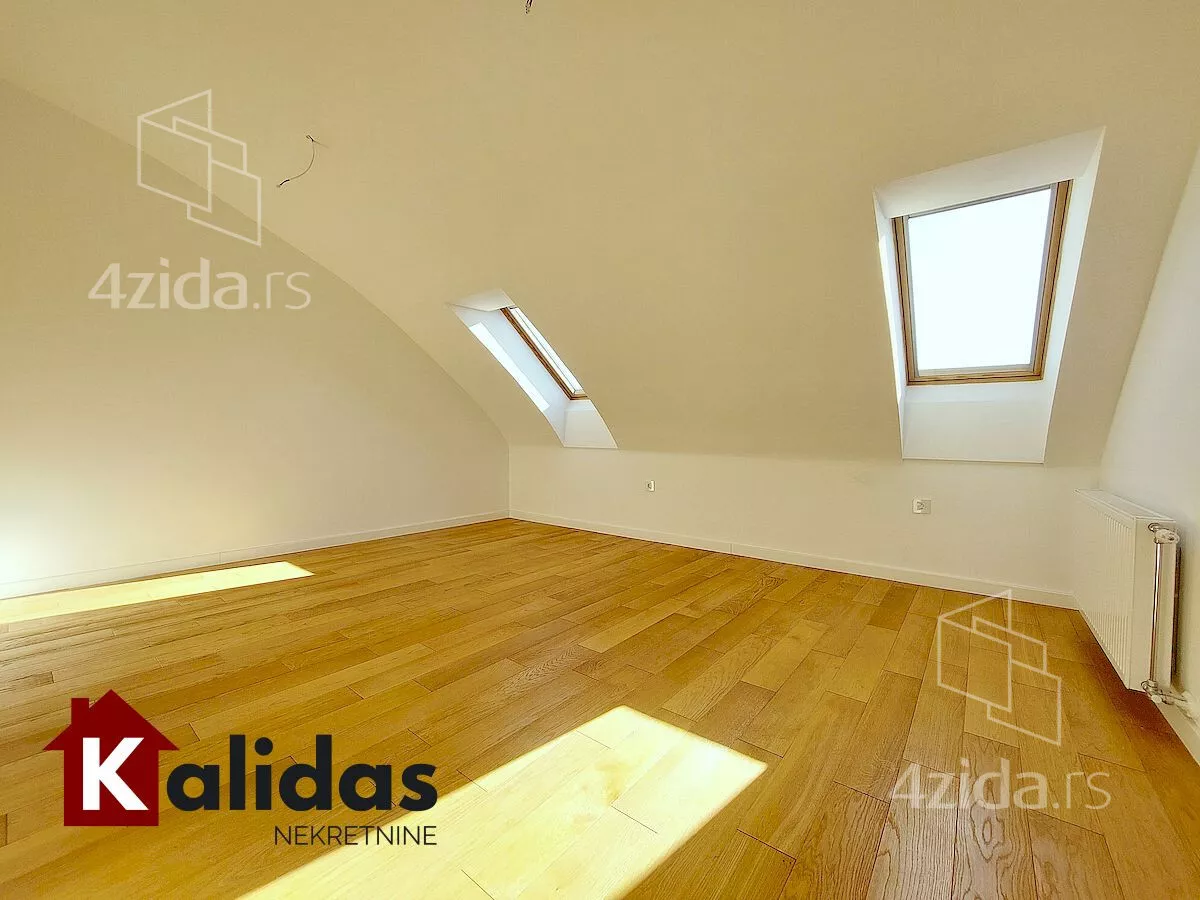 Petosoban stan | 4zida