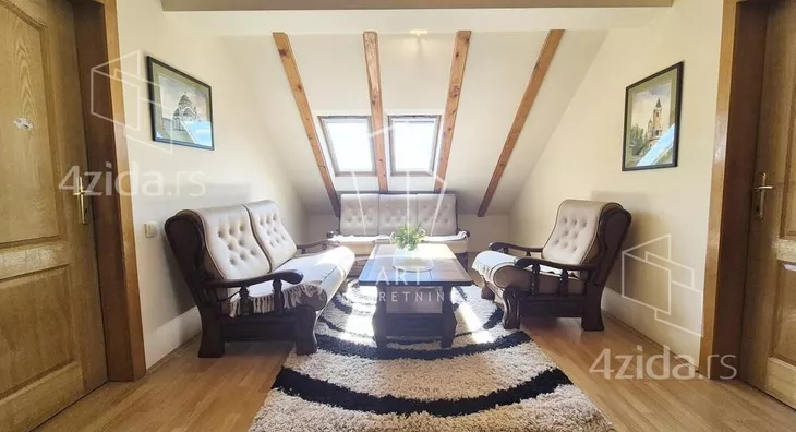 Četvoroiposoban stan | 4zida