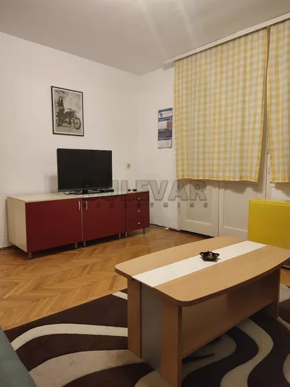 Rentgenova | 4zida.rs