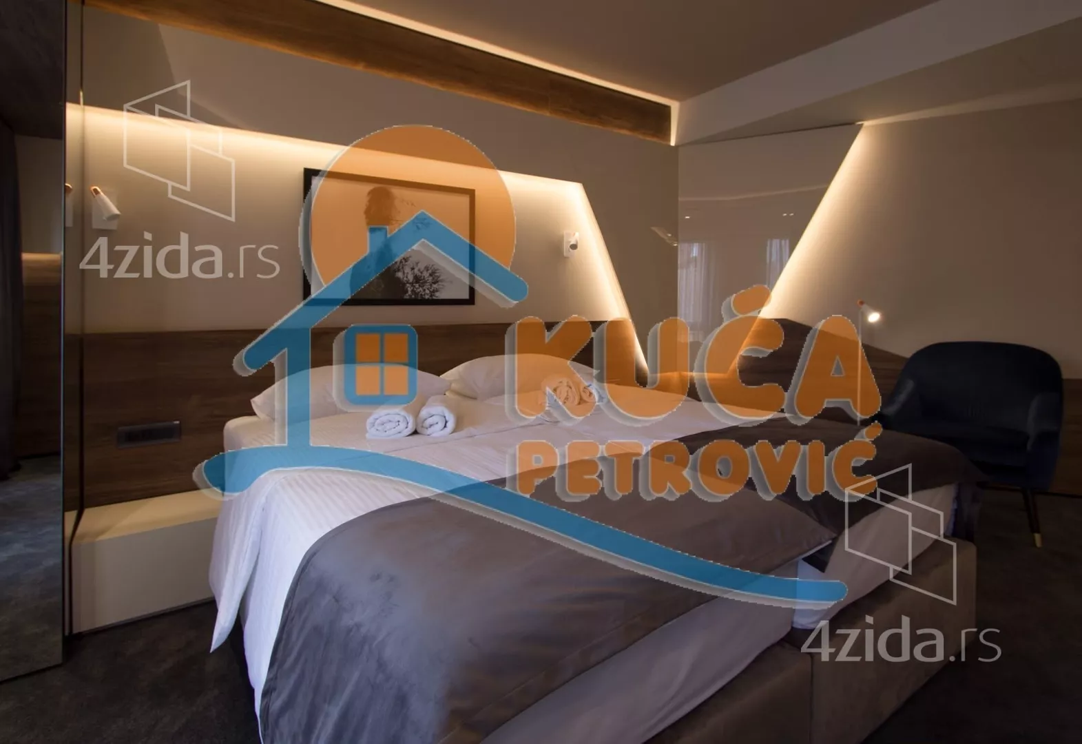 Lokal | 4zida