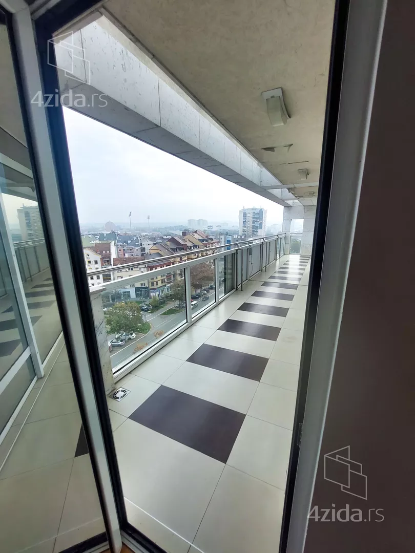 Petosoban stan | 4zida