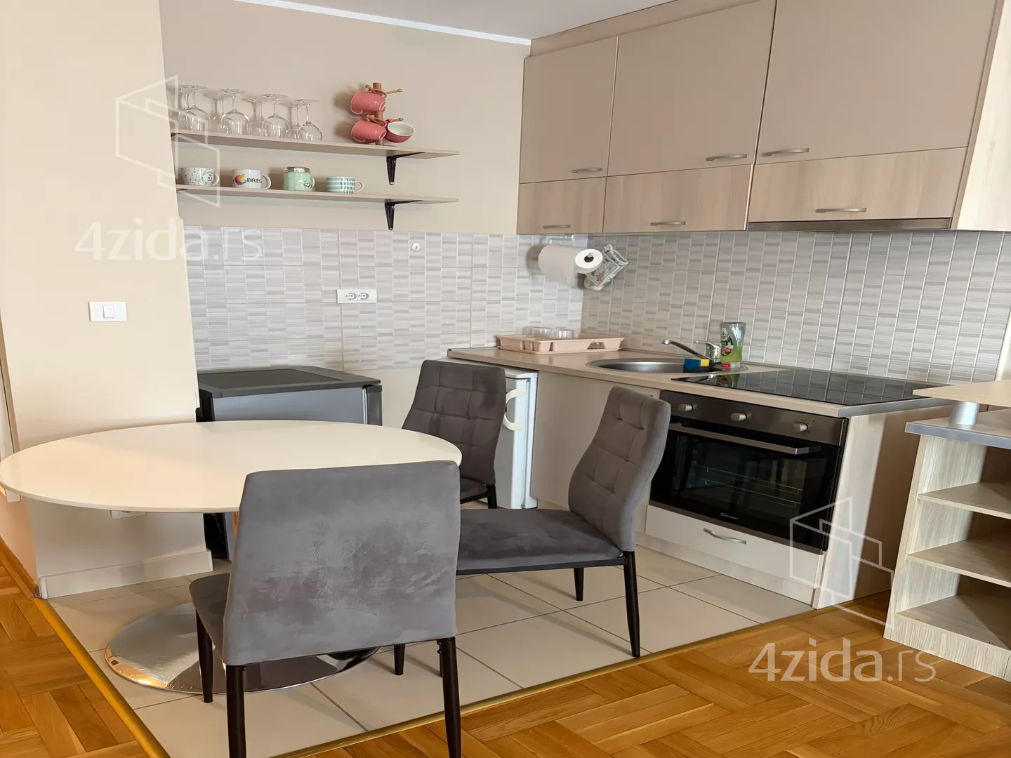 Jednoiposoban stan | 4zida