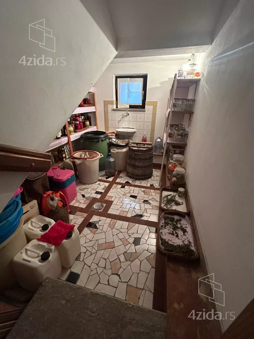 4-etažna kuća | 4zida