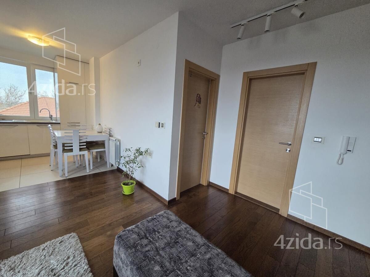 Stan – Novi Sad - Više