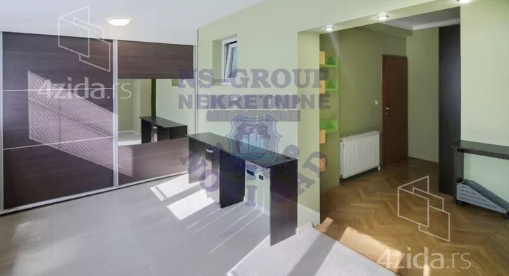 Četvoroiposoban stan | 4zida