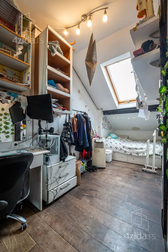 Četvoroiposoban stan | 4zida