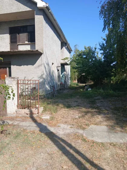 Žarka Zrenjanina 15 | 4zida.rs