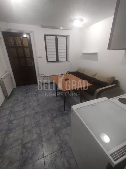 Mike Alasa | 4zida.rs