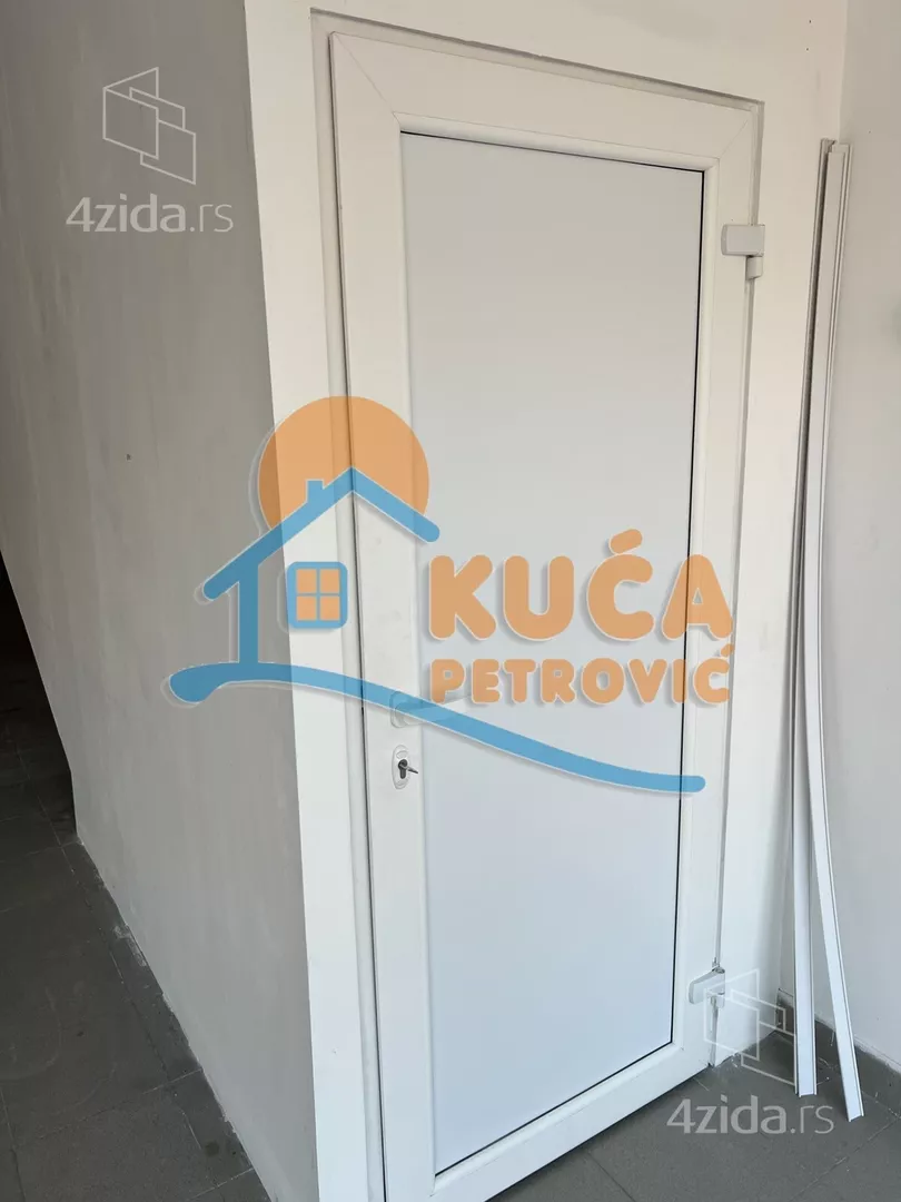 Lokal | 4zida