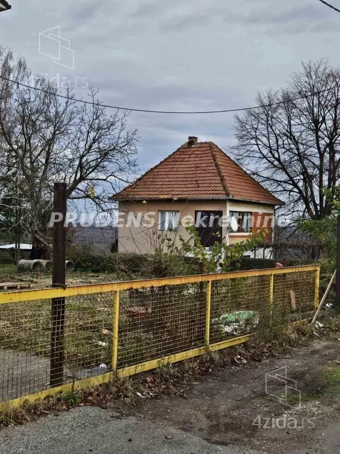 Poslovna zgrada | 4zida