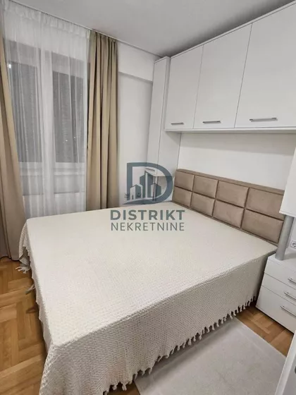 Dom Zdravlja | 4zida.rs
