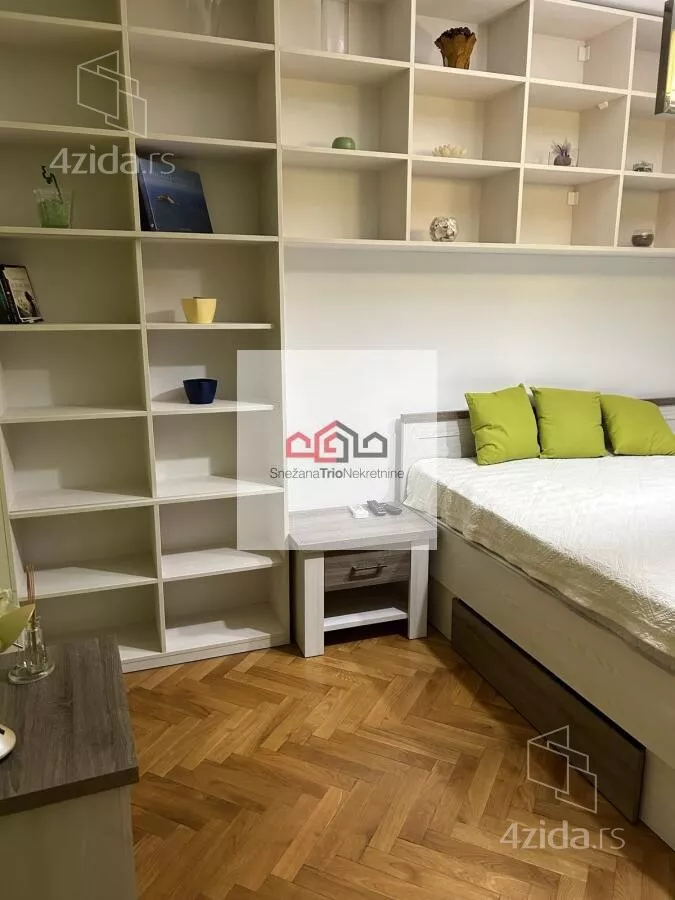 Četvoroiposoban stan | 4zida