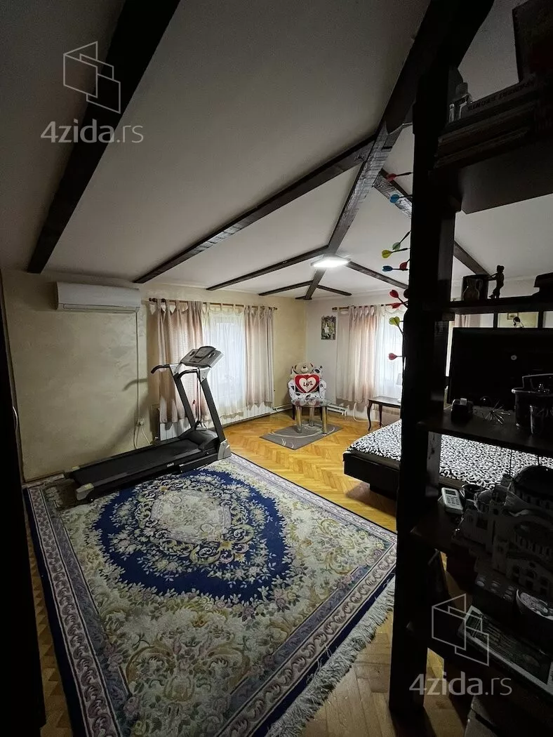 Šestosoban stan | 4zida