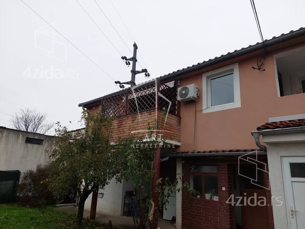 Četvoroiposoban stan | 4zida