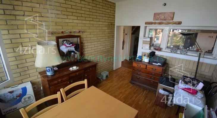 Šestosoban stan | 4zida