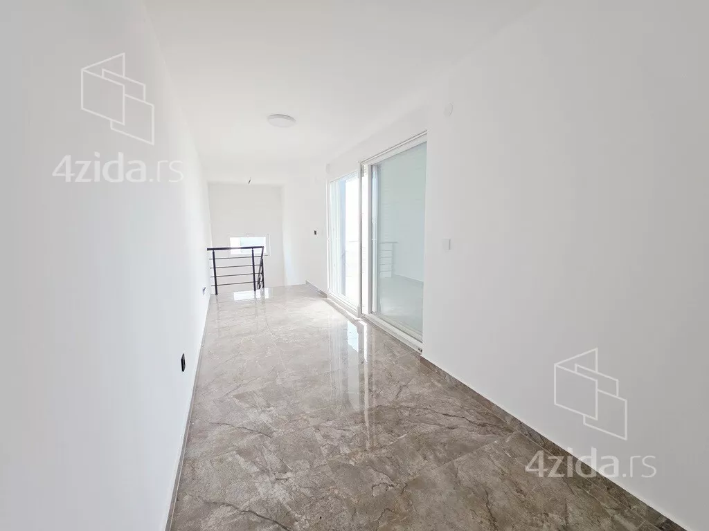 Četvoroiposoban stan | 4zida