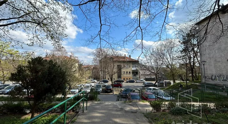 Četvoroiposoban stan | 4zida