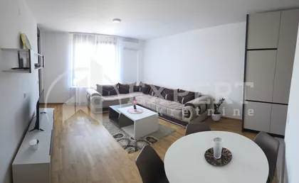 Dejana Dinića | 4zida.rs