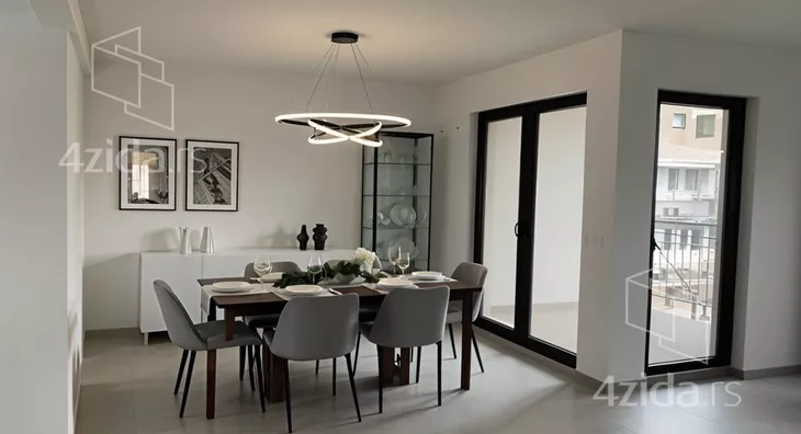 Petosoban stan | 4zida