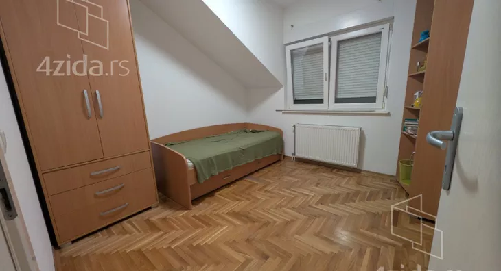 Šestosoban stan | 4zida