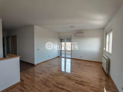 Vojvođanska | 4zida.rs